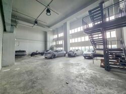 Carros Centre (D25), Factory #527960101